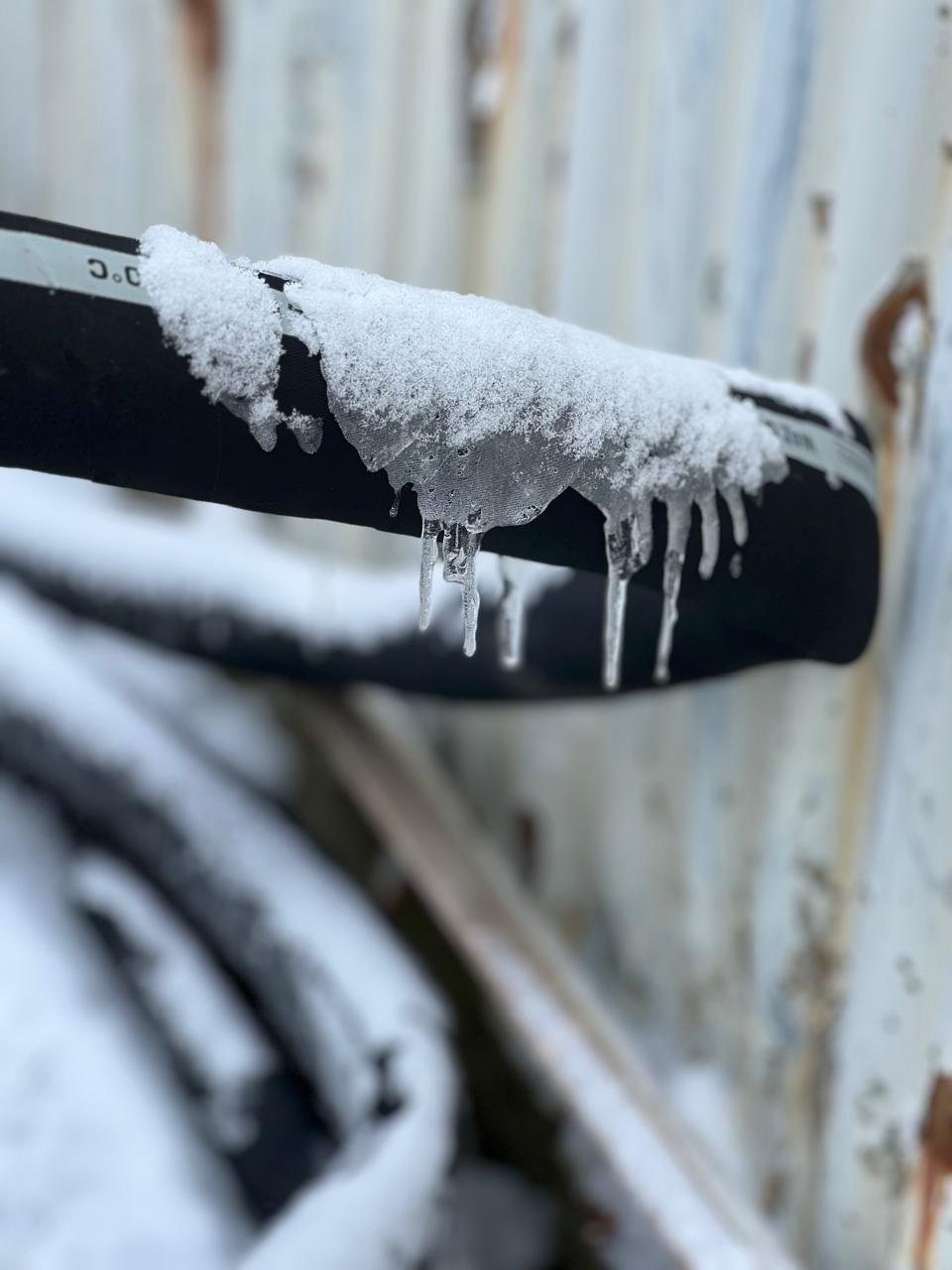 Frost on cooling hose